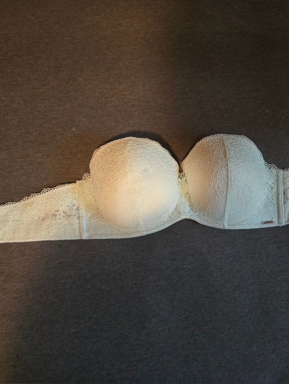 Strapless Lace Push-Up Bra in Ivory